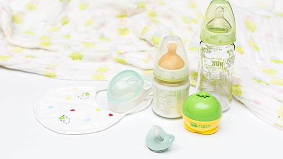 怎樣應(yīng)對(duì)寶寶吐奶？