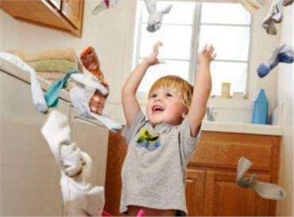 娃總愛扔?xùn)|西？別急著說(shuō)“不”！ 